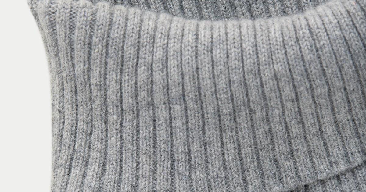 Turtleneck vs Mock Neck vs Roll Neck (And Why a Single Layer Collapses)