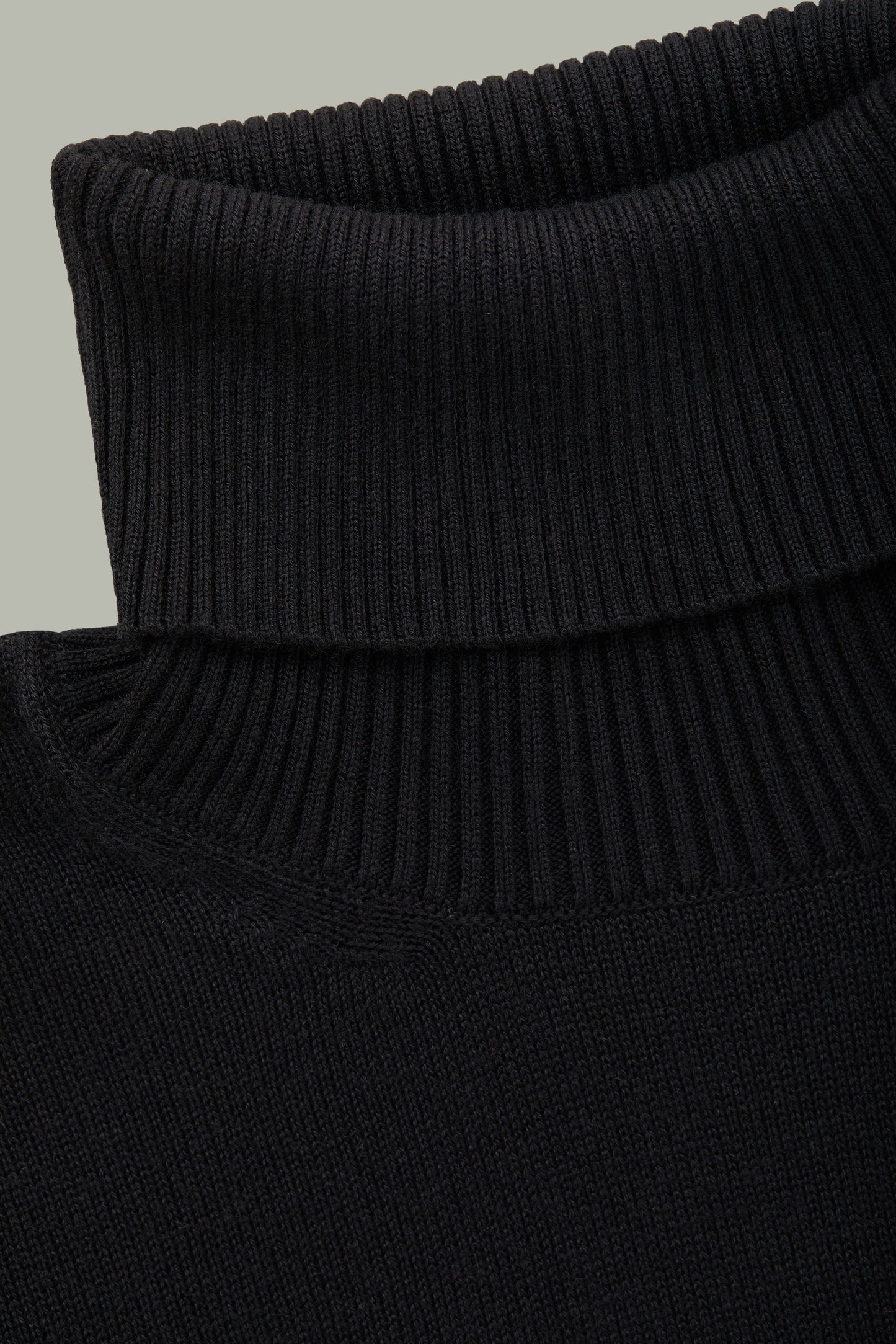 Long Sleeve Turtleneck Bamboo Cashmere Sweater Black